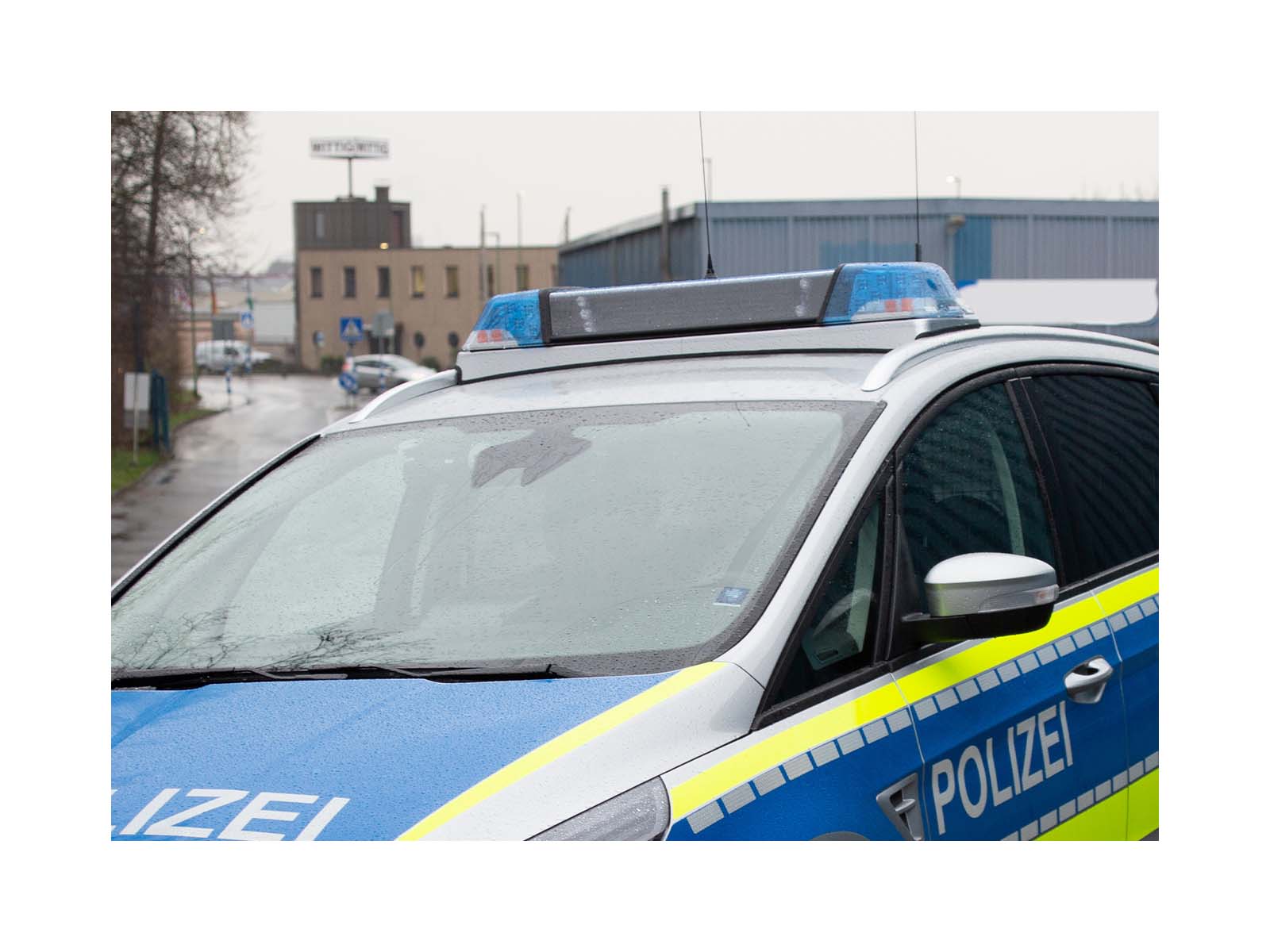 Z2 Lightbar Unit Blue Angle View In Situ on Police Vehicle