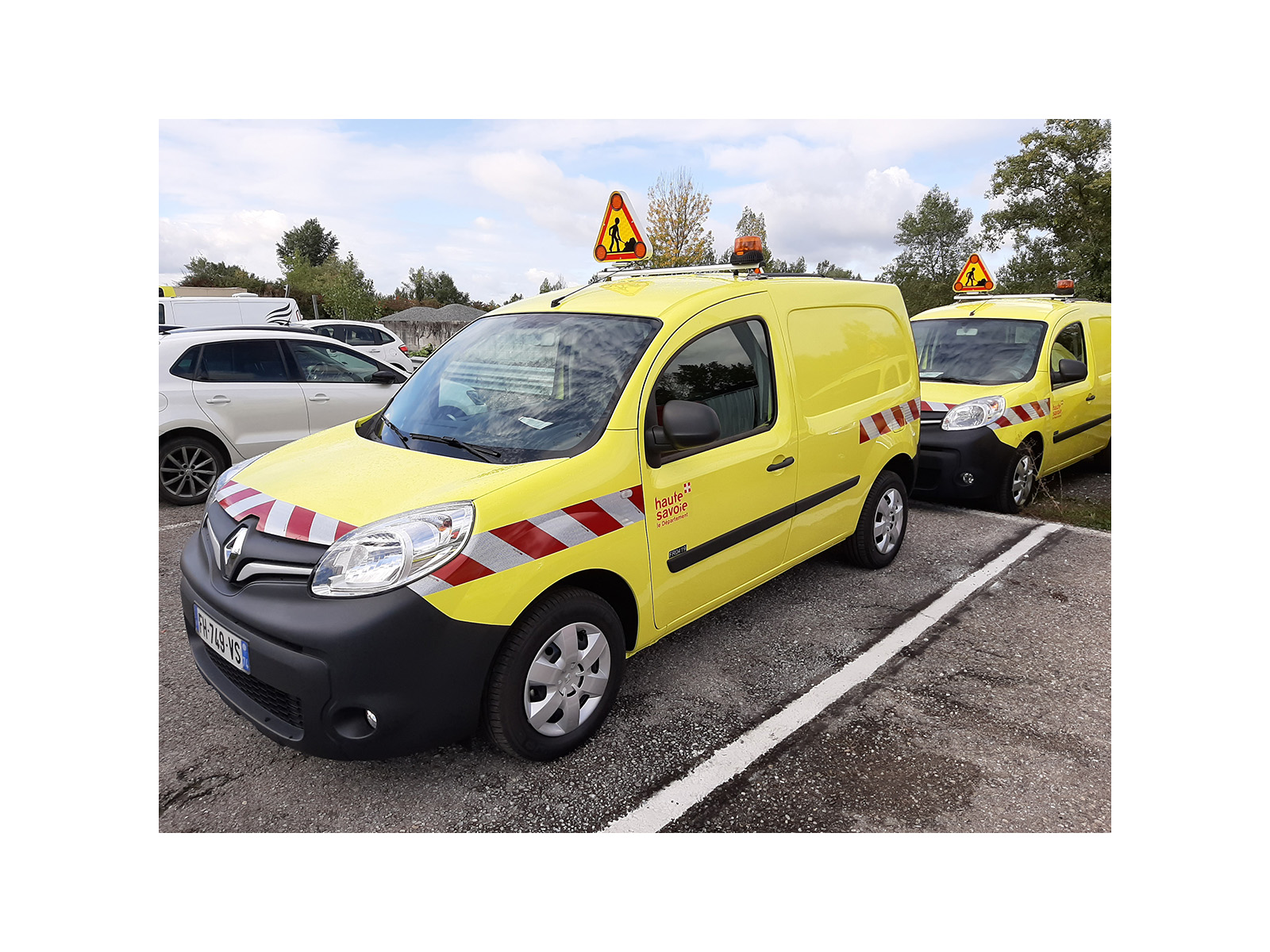 Barre de signalisation ECLAIR avec triangle relevage manuel et Gyroled Mercura M130 orange